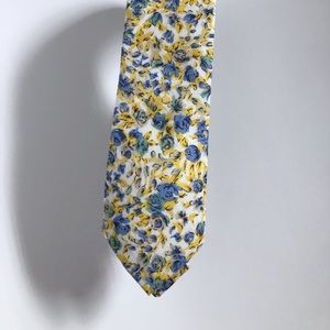 NWOT Men’s Skinny Tie Blue & Yellow Flowers